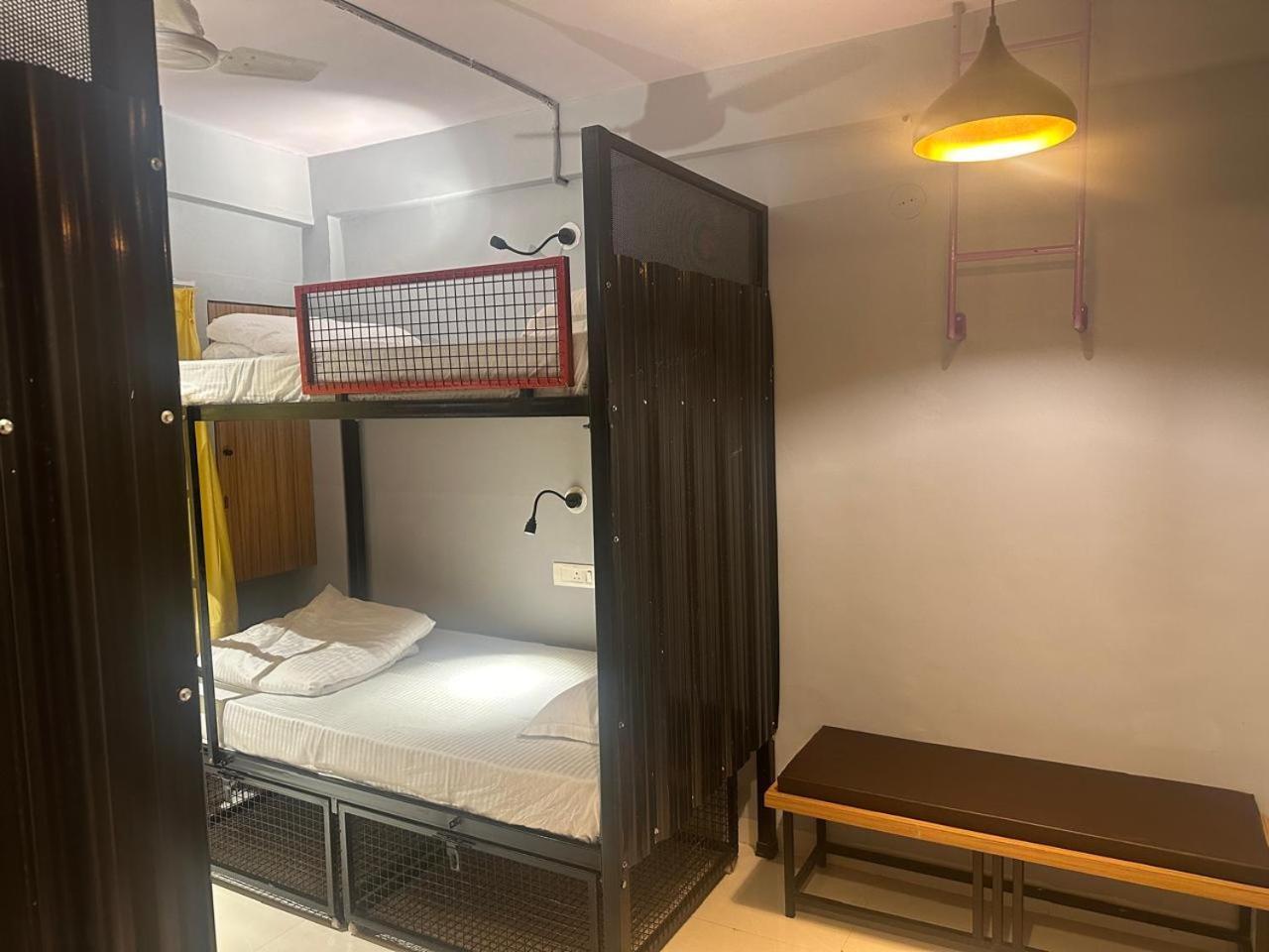 Travotale Hostel And Cowork Koregaonpark Pune Bagian luar foto