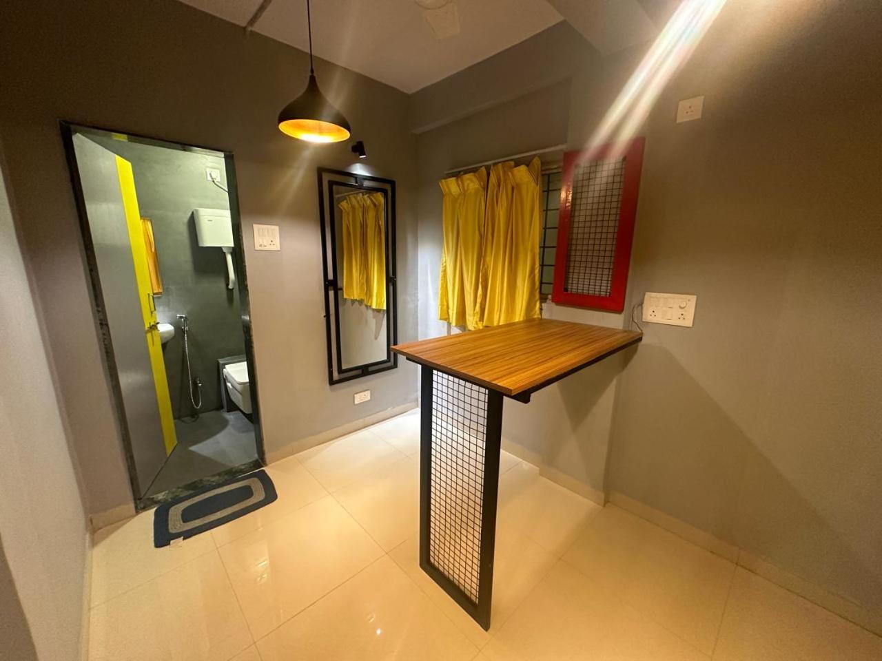 Travotale Hostel And Cowork Koregaonpark Pune Bagian luar foto