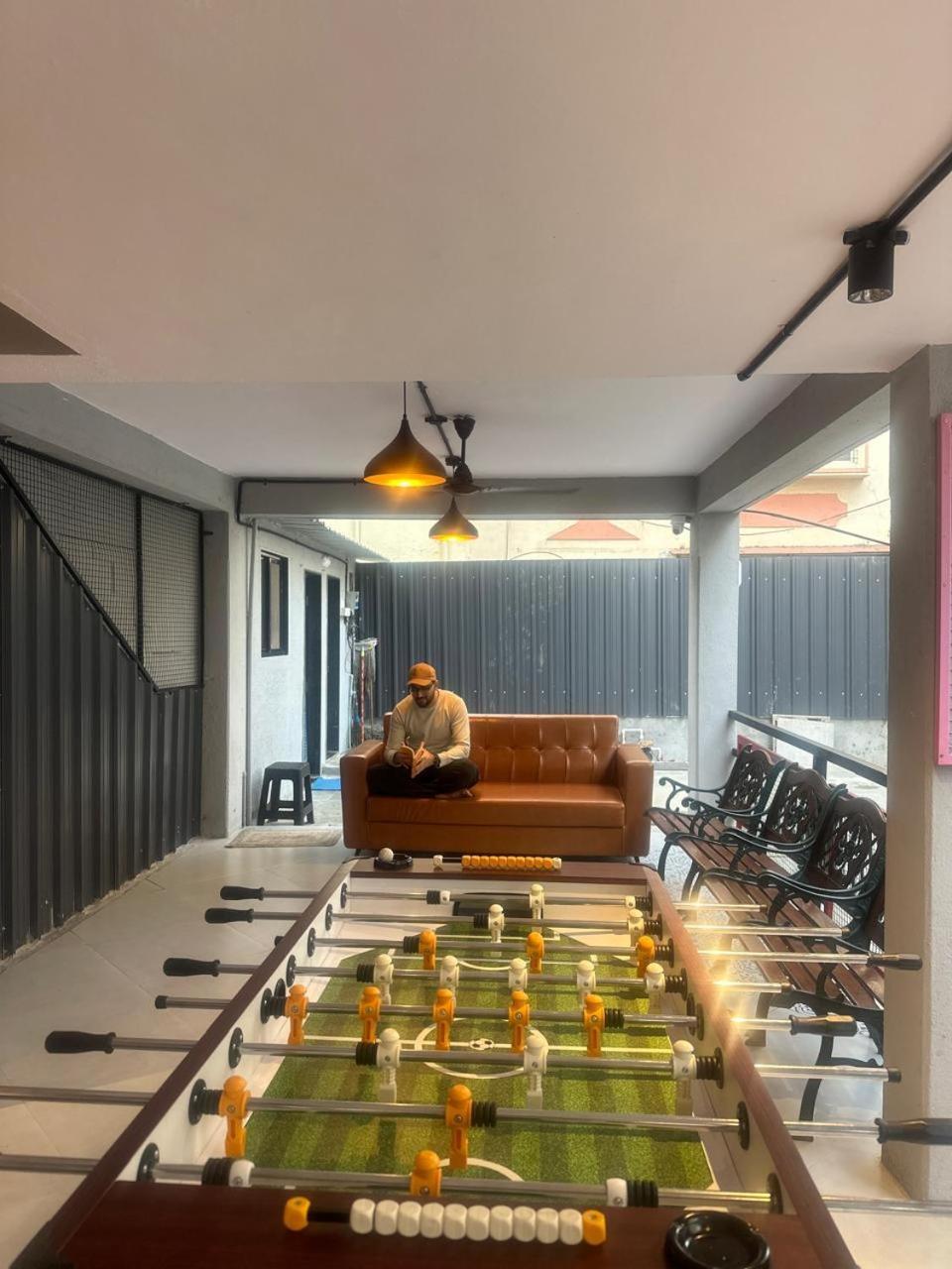 Travotale Hostel And Cowork Koregaonpark Pune Bagian luar foto