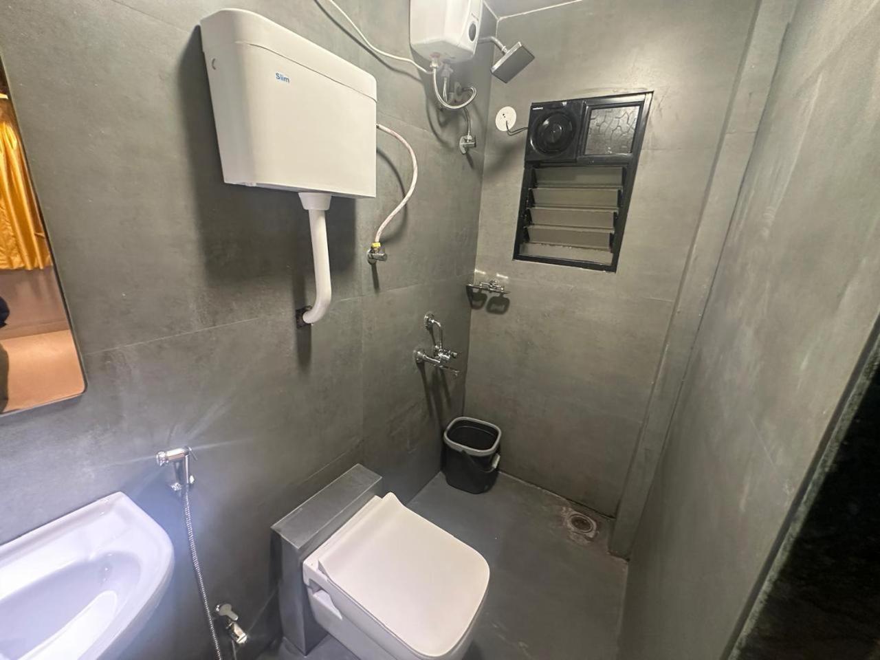 Travotale Hostel And Cowork Koregaonpark Pune Bagian luar foto