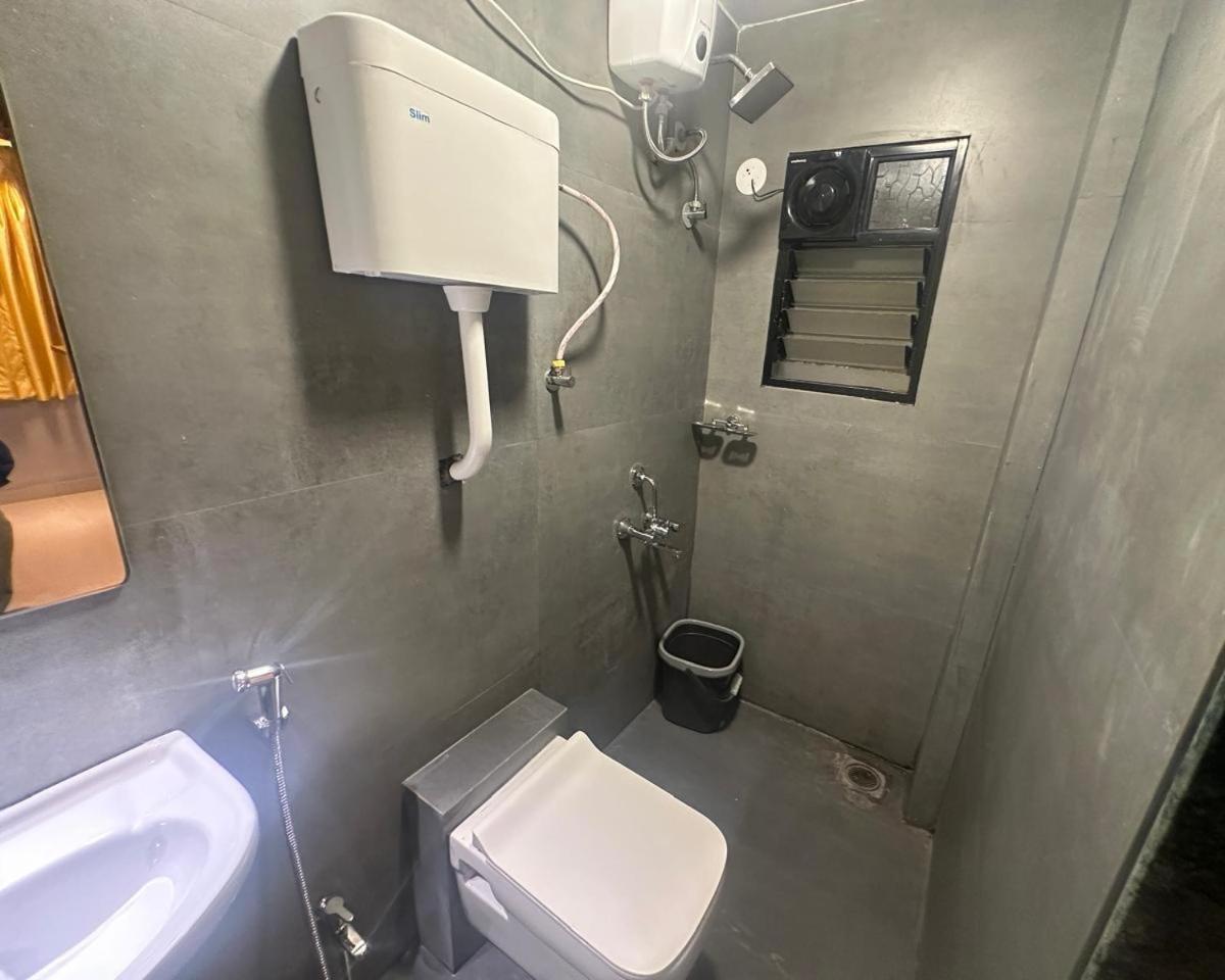 Travotale Hostel And Cowork Koregaonpark Pune Bagian luar foto