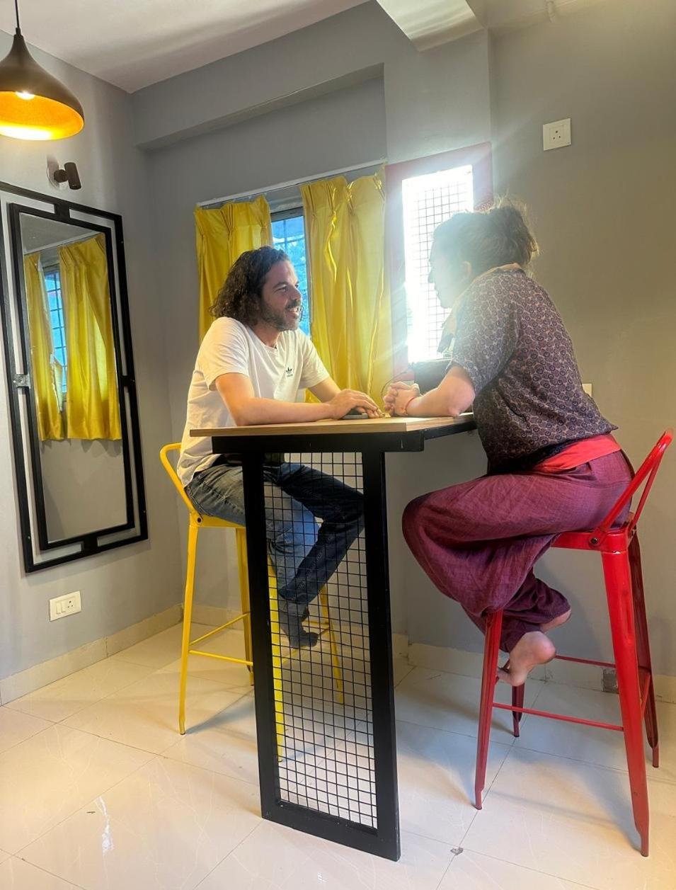 Travotale Hostel And Cowork Koregaonpark Pune Bagian luar foto